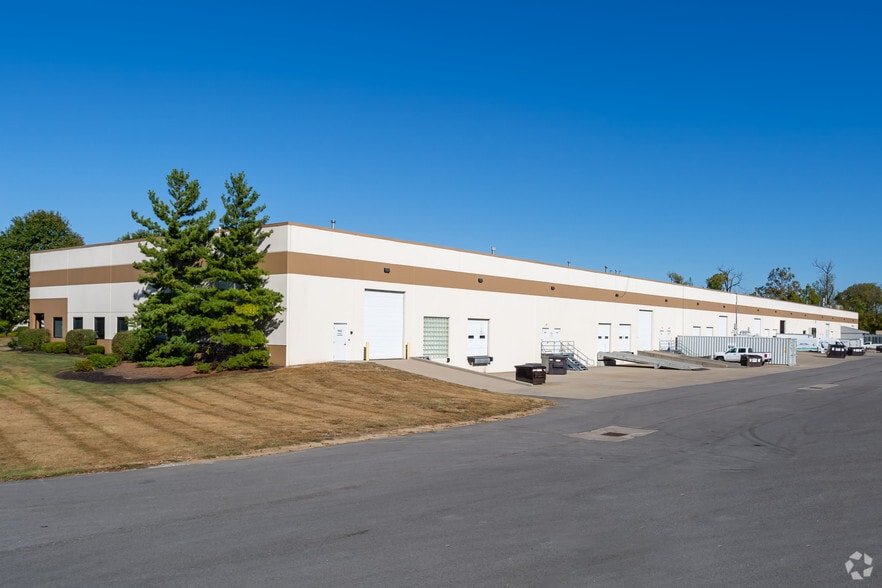 9842-9866 Windisch Rd, West Chester, OH à louer - Photo du bâtiment - Image 2 de 3
