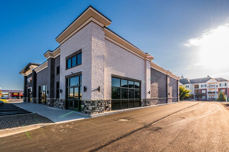 6034 Nashville Rd, Bowling Green, KY à louer - Photo du bâtiment - Image 2 de 8