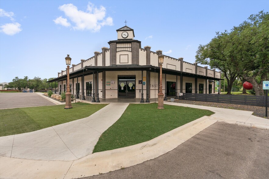 Main Street, Liberty Hill, TX à vendre - Photo du bâtiment - Image 1 de 1