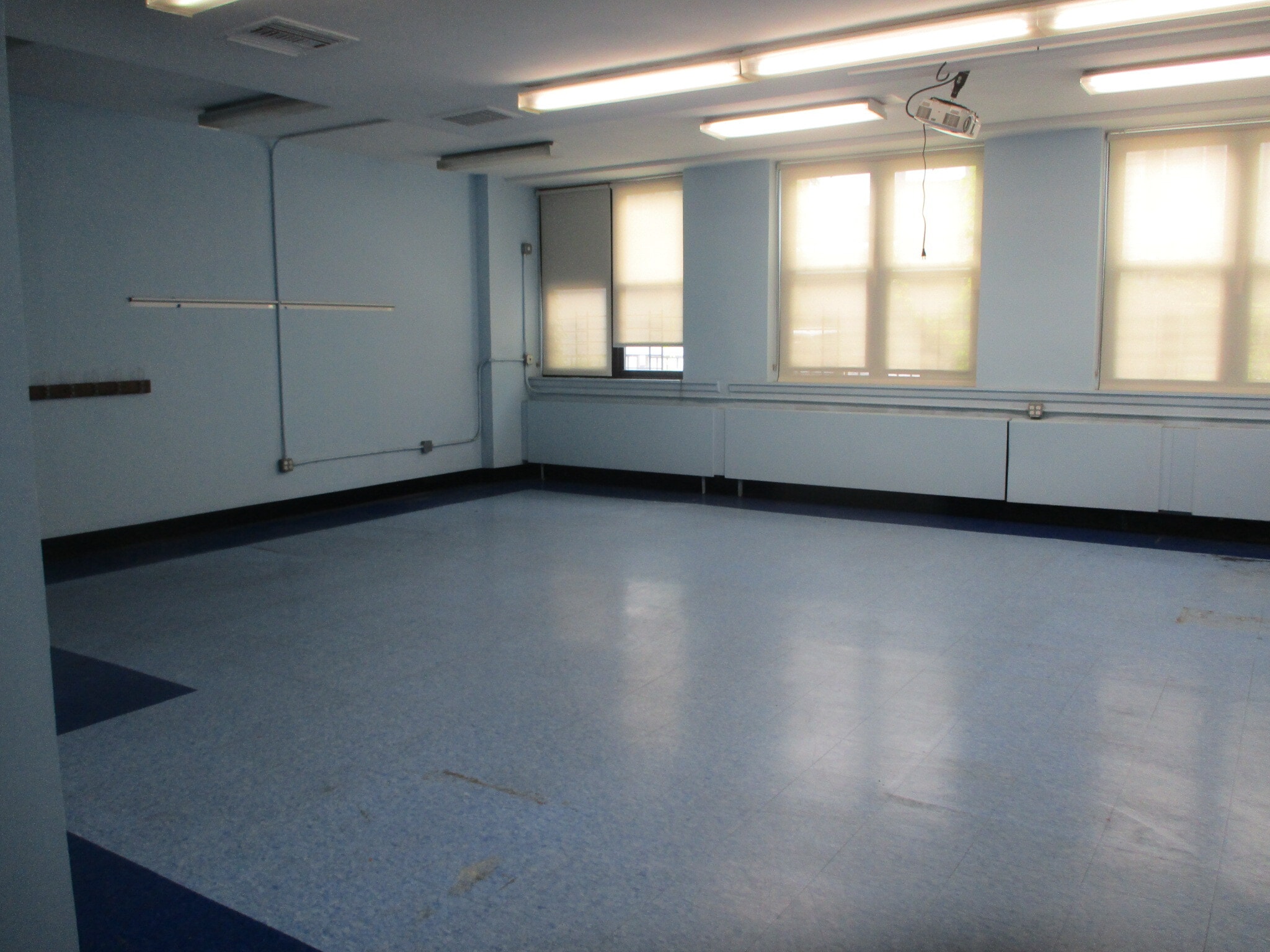 11 Catherine St, Brooklyn, NY for lease Interior Photo- Image 1 of 8