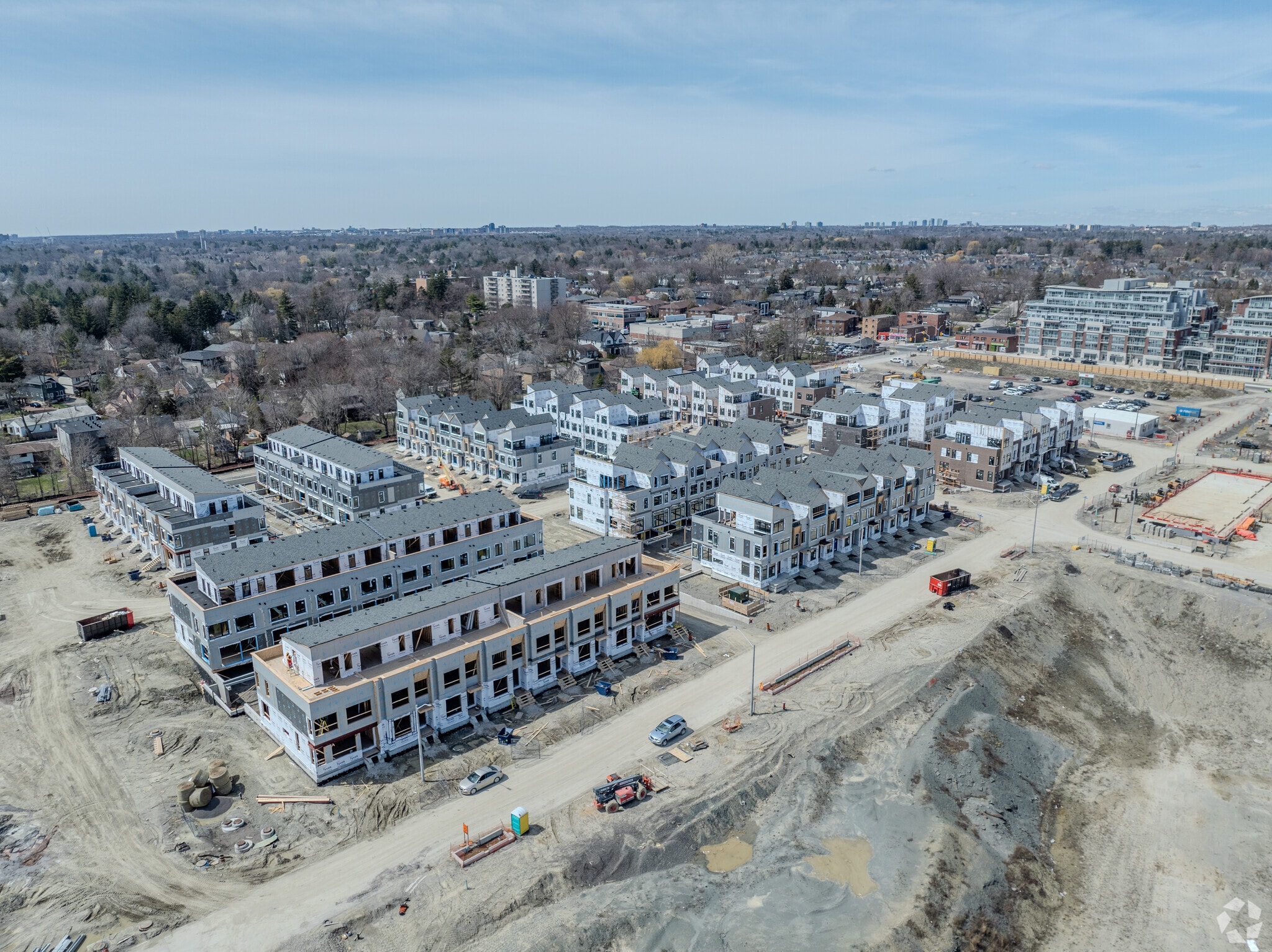70 Mississauga Rd S, Mississauga, ON for lease Building Photo- Image 1 of 3