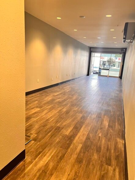 22738 Ventura Blvd, Woodland Hills, CA for lease - Building Photo - Image 2 of 3