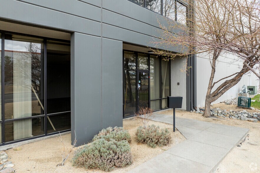 12755 Moya Blvd, Reno, NV à louer - Photo du bâtiment - Image 3 de 6