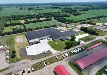 15401 Industrial Dr, Schoolcraft, MI à louer - Photo du bâtiment - Image 3 de 35