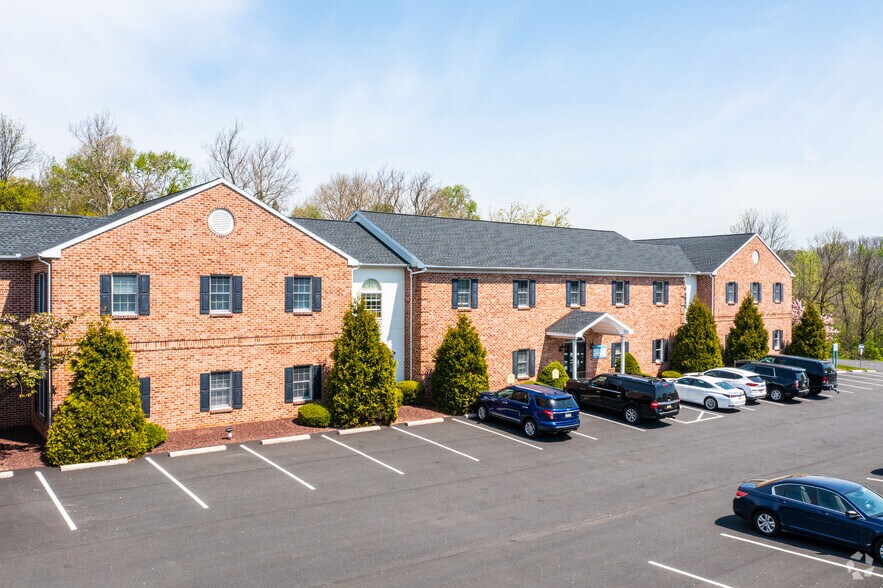 5 Hearthstone Ct, Reading, PA à louer - Photo du bâtiment - Image 3 de 7