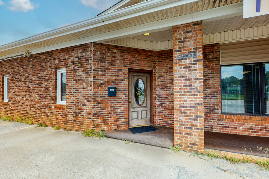 2530 W Roosevelt Blvd, Monroe, NC à vendre - Photo du bâtiment - Image 1 de 1