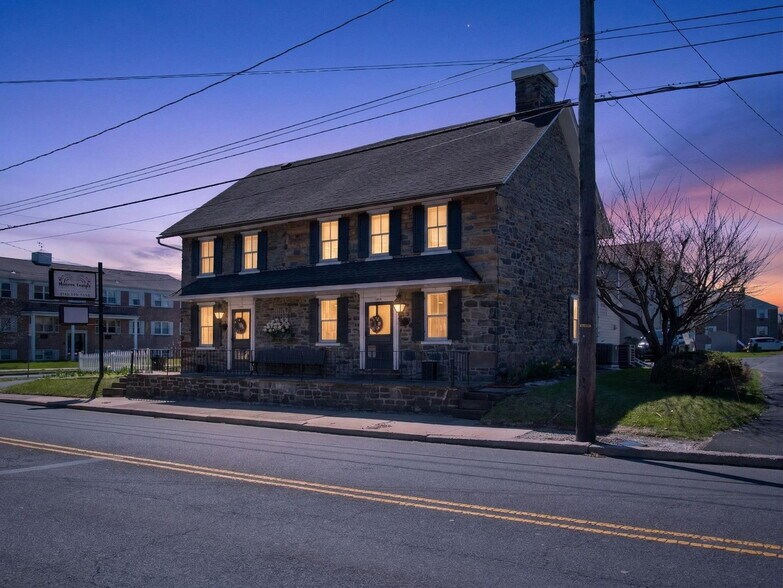 1434-1436 W Broad St, Quakertown, PA à vendre - Photo du bâtiment - Image 2 de 63