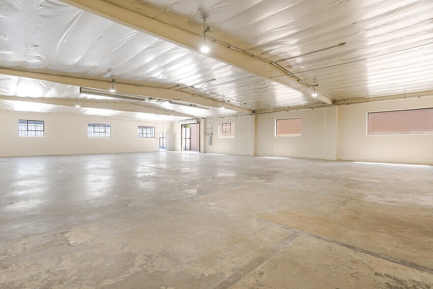 13755-13761 Saticoy St, Panorama City, CA à louer - Photo du bâtiment - Image 3 de 29