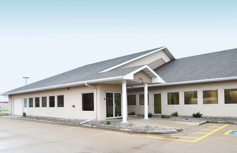 1402 43rd St S, Fargo, ND for lease - Building Photo - Image 3 of 3