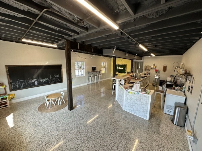 4443 54th Ave N, Saint Petersburg, FL à louer - Photo intérieure - Image 3 de 5