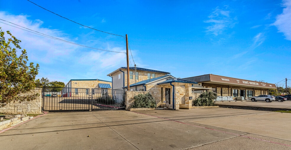 618 S Belt Line Rd, Irving, TX à louer - Photo du bâtiment - Image 2 de 36