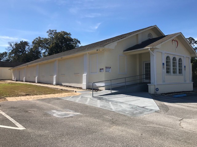 6847 W Fairfield Dr, Pensacola, FL for sale - Building Photo - Image 1 of 1