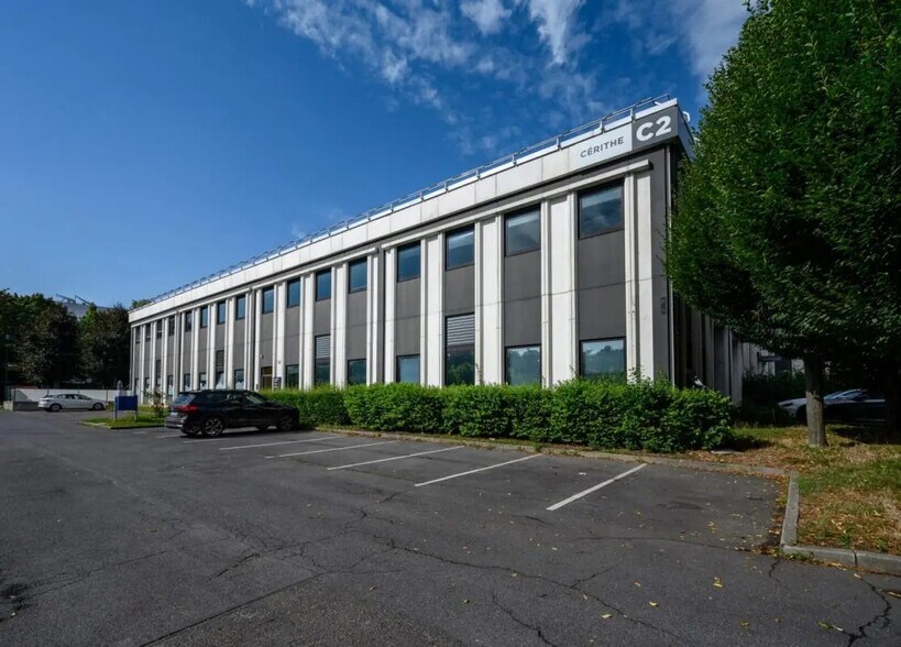 Bureau dans Cergy à louer - Photo du bâtiment - Image 3 de 12