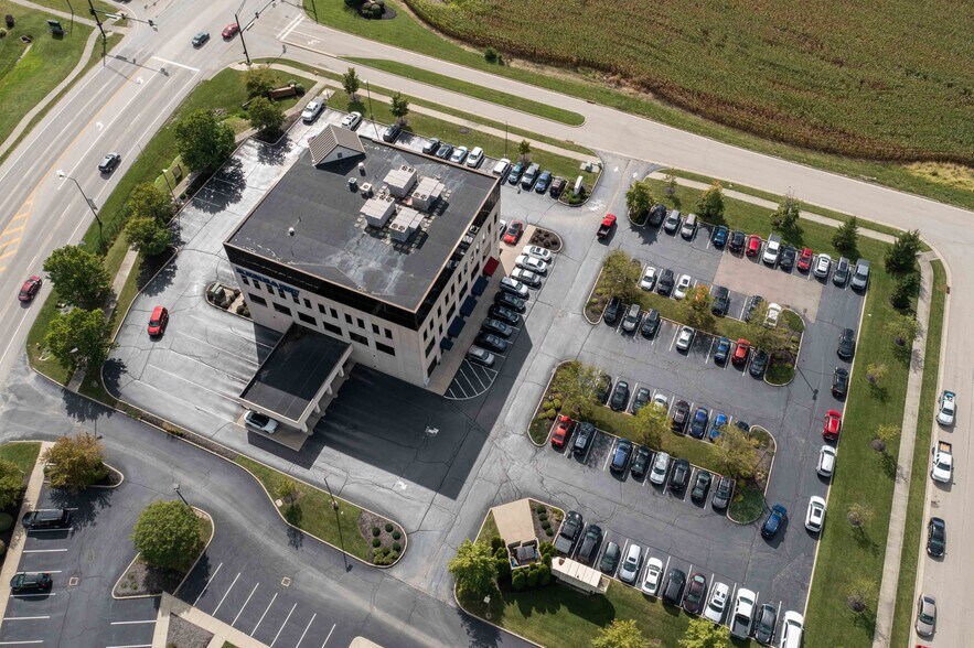 8763 Union Centre Blvd, West Chester, OH for lease - Building Photo - Image 2 of 8