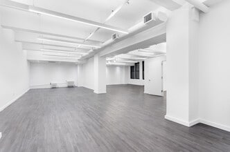 525 Seventh Ave, New York, NY à louer Photo intérieure- Image 1 de 12