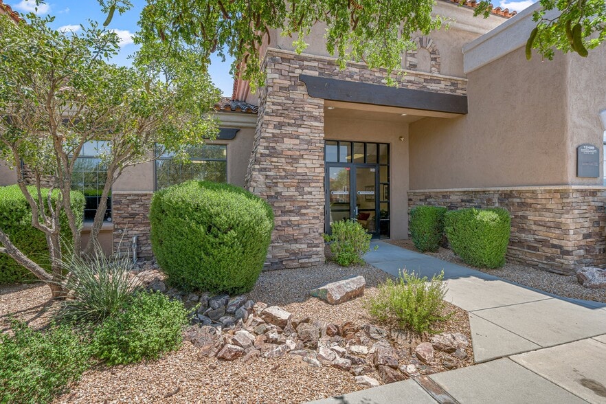12480 N Rancho Vistoso Blvd, Oro Valley, AZ à vendre - Photo du bâtiment - Image 1 de 12