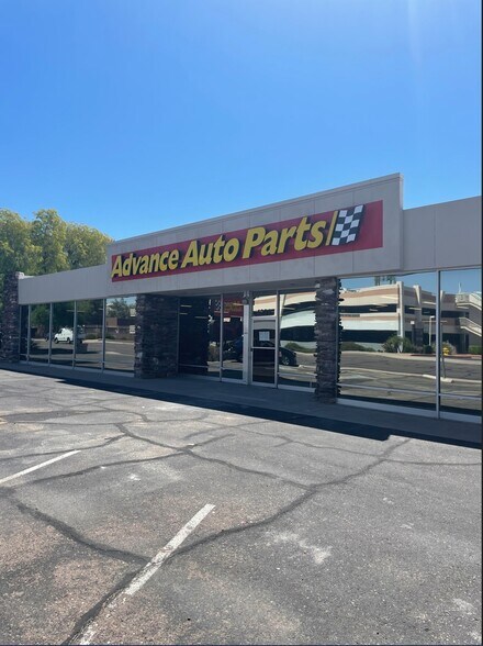 4221 E Thomas Rd, Phoenix, AZ à vendre - Photo du bâtiment - Image 2 de 8
