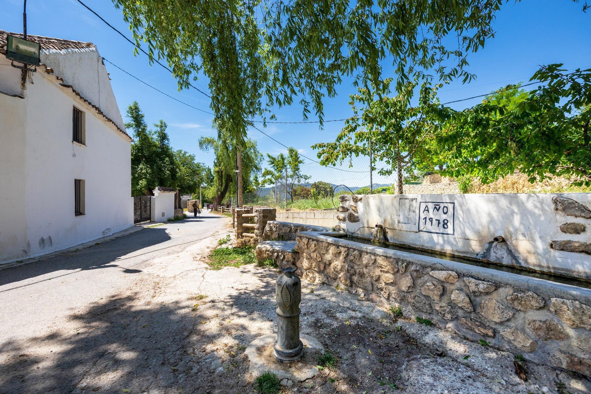Land in Huétor de Santillán, Granada for sale Building Photo- Image 1 of 17