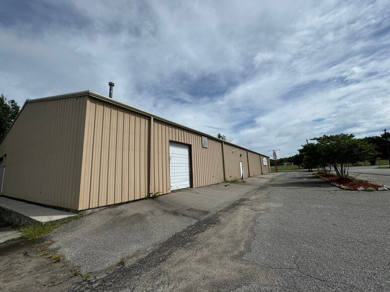 1708 E Broad Ave, Rockingham, NC for lease - Building Photo - Image 3 of 25