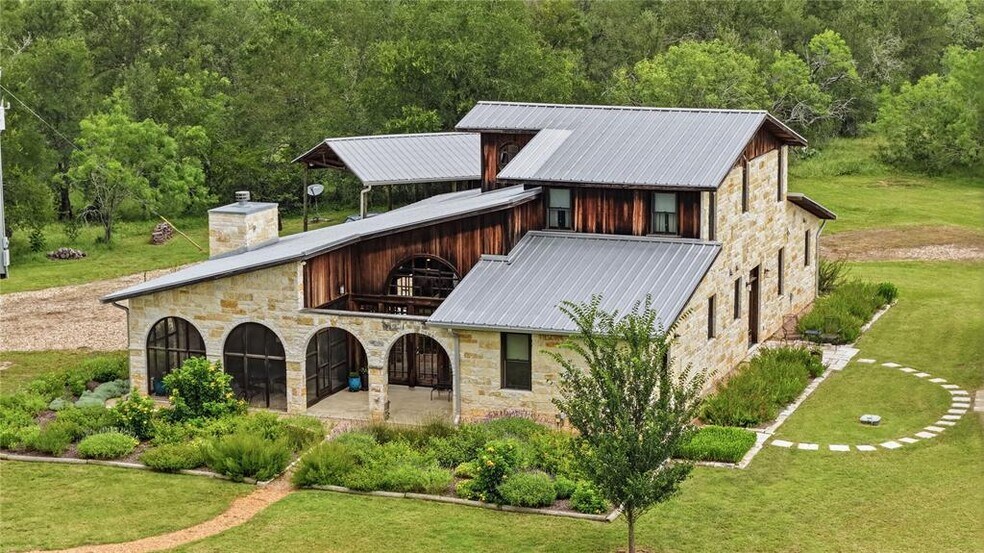 TBD FM 535, Red Rock, TX à vendre - Photo du bâtiment - Image 1 de 40