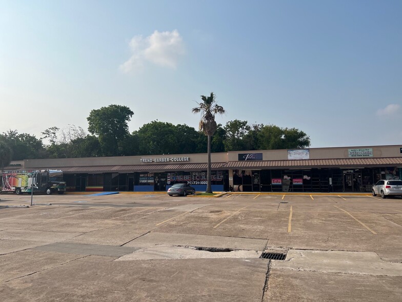 8200-8290 W Bellfort St, Houston, TX for lease - Building Photo - Image 3 of 5