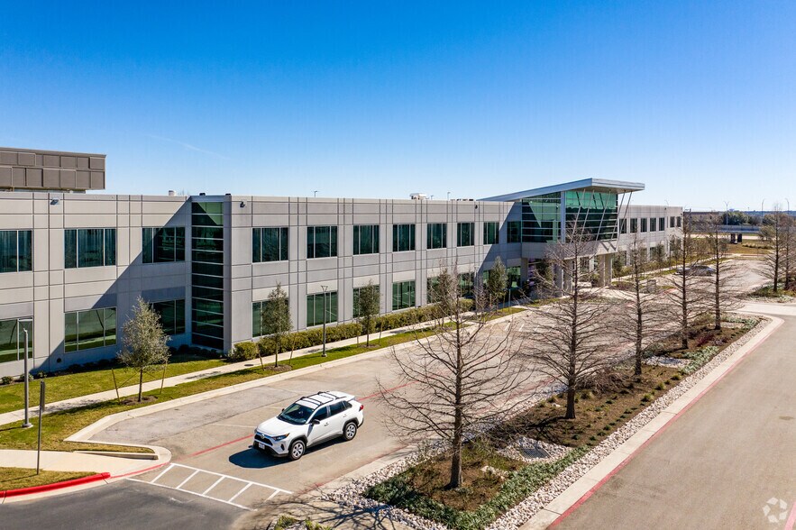 13620 Ranch Road 620 N, Austin, TX à vendre - Photo du bâtiment - Image 2 de 10
