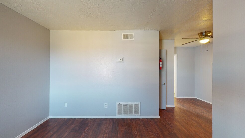 13932 Victoria St, Houston, TX à vendre - Numérisation 3D de Matterport - Image 2 de 21