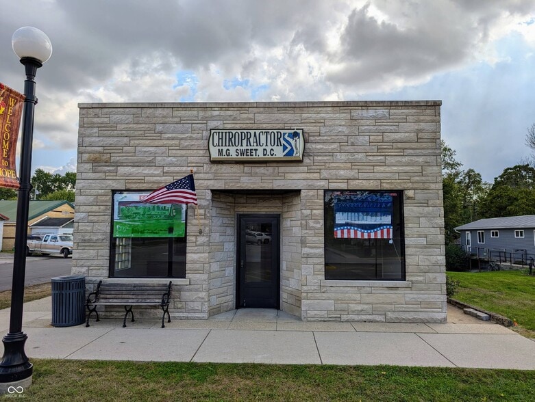 343 Washington St, Hope, IN for sale - Primary Photo - Image 1 of 5