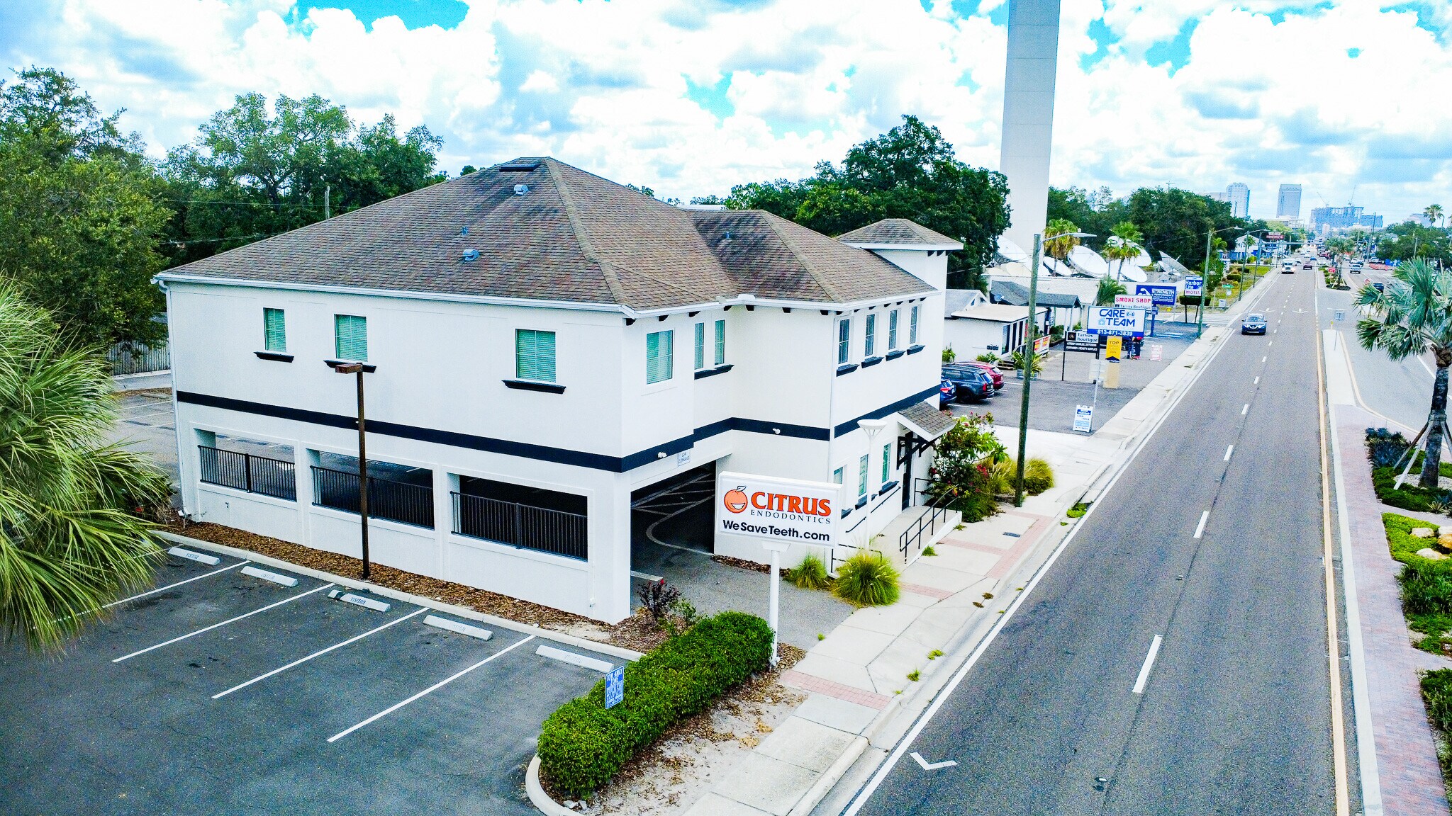 3321 W Kennedy Blvd, Tampa, FL à louer Photo du bâtiment- Image 1 de 2