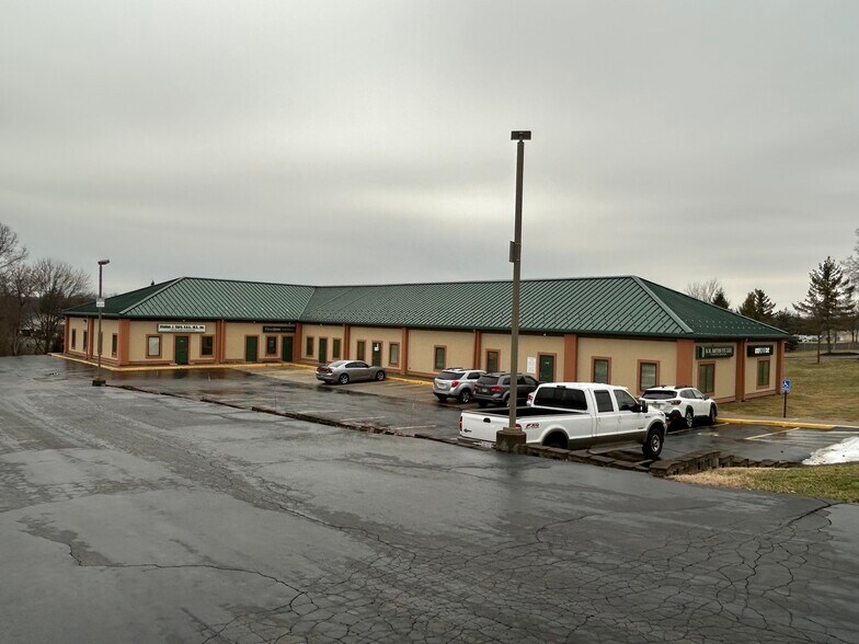 8214-8244 N Main St, Dayton, OH à louer - Photo du bâtiment - Image 2 de 8