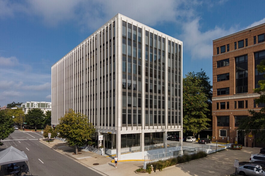 901 N Washington St, Alexandria, VA à louer - Photo du bâtiment - Image 2 de 6