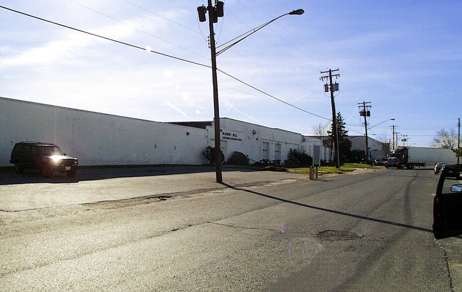 10721-10727 Hanna St, Beltsville, MD for lease - Building Photo - Image 2 of 5