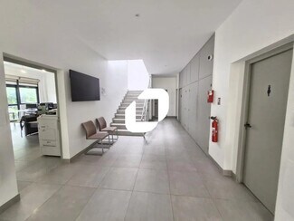 Plus de détails pour 6 Allée Hendrik Lorentz, Champs-sur-Marne - Bureau à louer