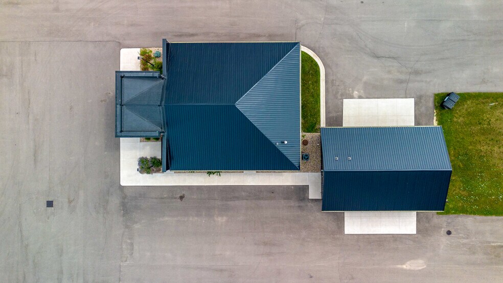 1010 251 Hwy, Rochelle, IL à vendre - Photo du bâtiment - Image 2 de 25