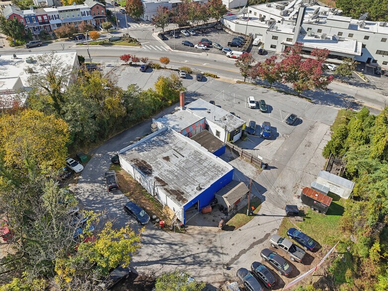 2001 W 41st St, Baltimore, MD à vendre - Photo du bâtiment - Image 2 de 6