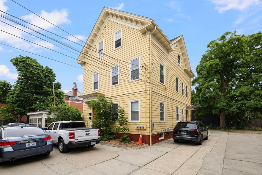 54 Barton St, Providence, RI à vendre - Photo du bâtiment - Image 3 de 22