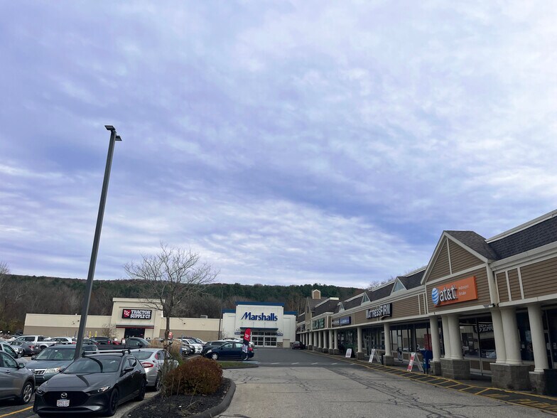 546 Stockbridge Rd, Great Barrington, MA à louer - Photo du bâtiment - Image 2 de 2