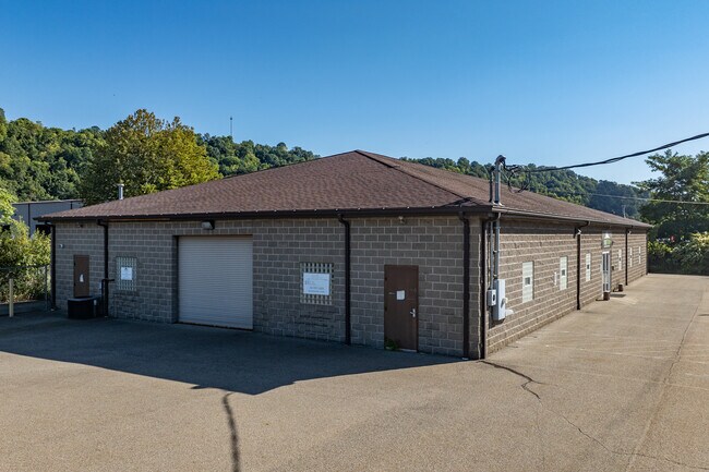 Plus de détails pour 1103 Donner Ave, Monessen, PA - Local d'activités à louer