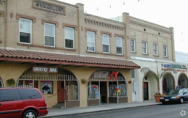 122-126 W Santa Fe Ave, Placentia, CA à louer - Photo du bâtiment - Image 3 de 3