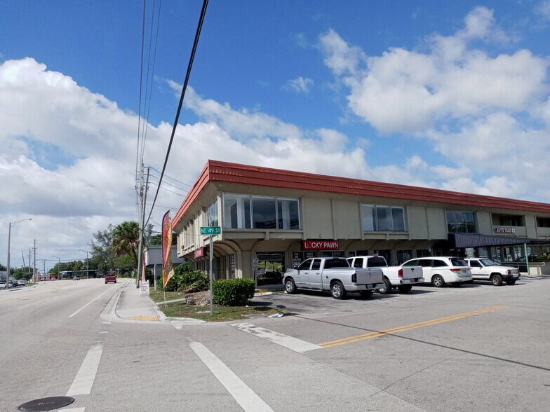 4861 N Dixie Hwy, Oakland Park, FL à louer - Photo du bâtiment - Image 2 de 21
