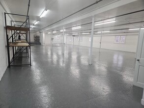 33 Elm St, Merrimack, NH à louer Photo intérieure- Image 1 de 2