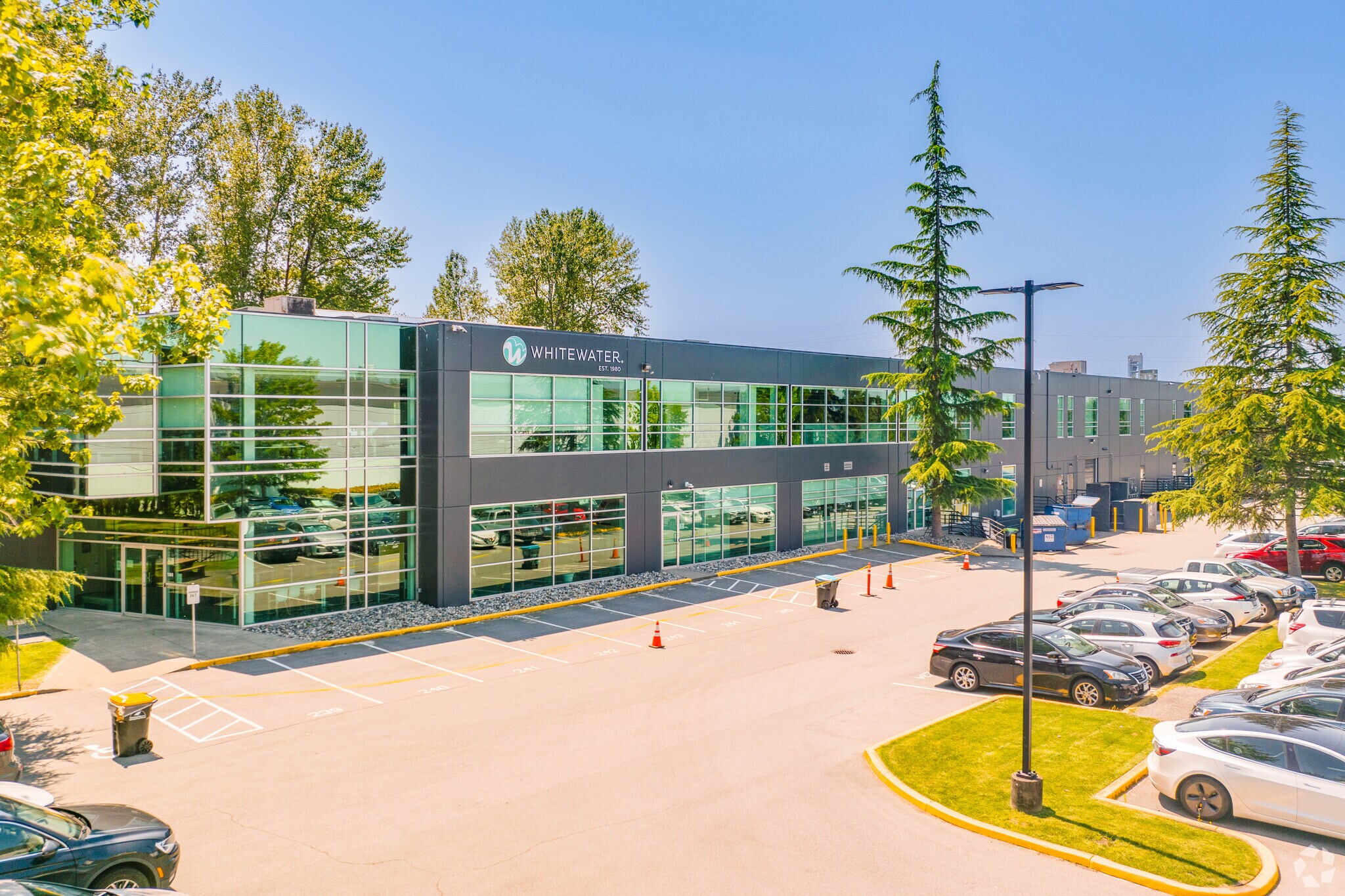 6651 Fraserwood Pl, Richmond, BC à louer Photo du bâtiment- Image 1 de 6