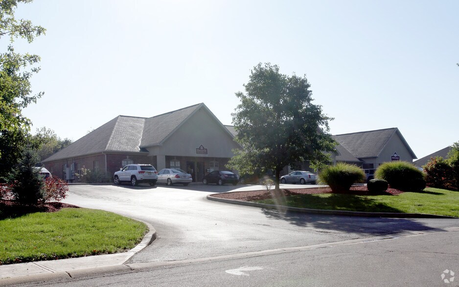 9755 Randall Dr, Indianapolis, IN à vendre - Photo du bâtiment - Image 3 de 4