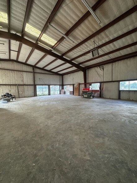 2100 S Riverside Dr, Fort Worth, TX à louer - Photo du bâtiment - Image 2 de 9