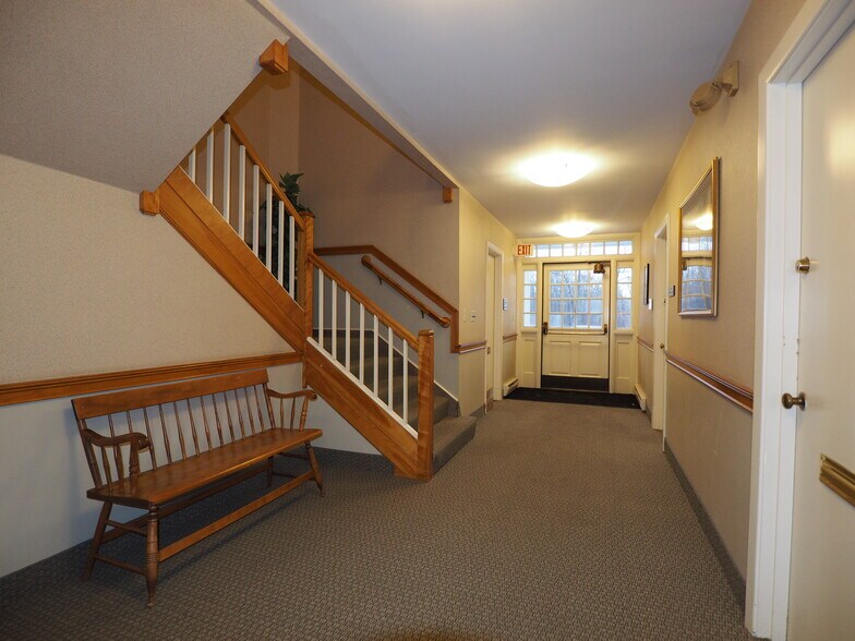 6 Boston Rd, Chelmsford, MA à louer - Hall d’entrée - Image 2 de 4
