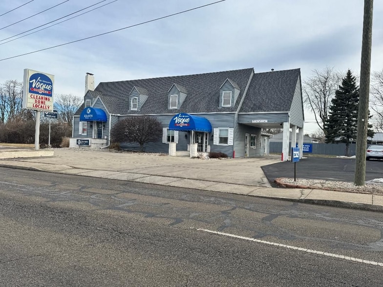3608-3612 N Wheeling Ave, Muncie, IN for lease - Building Photo - Image 2 of 3