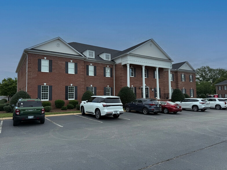 3453 Pelham Rd, Greenville, SC for lease - Primary Photo - Image 1 of 7