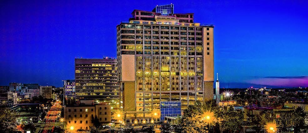 222 S Caldwell St, Charlotte, NC à louer - Photo principale - Image 1 de 1