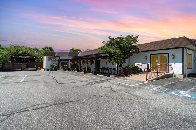 More details for 1990 W Main St, Mount Joy, PA - Retail for Lease