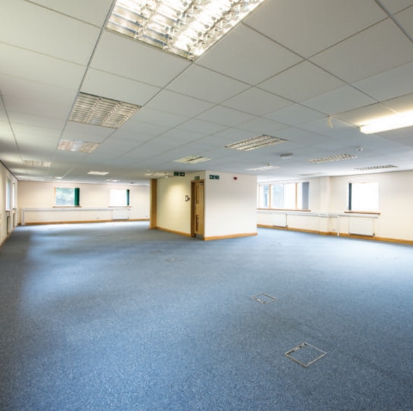 4 Swanwick Ct, Alfreton for lease - Interior Photo - Image 2 of 2